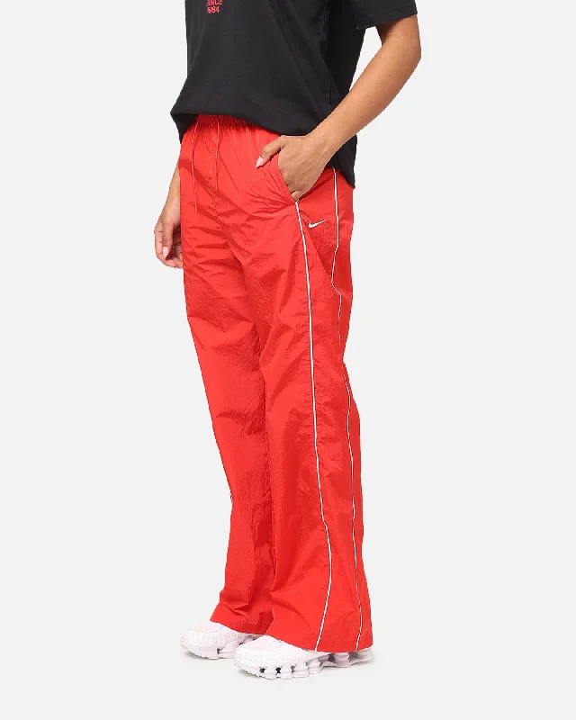 Nike Women's Sportswear High-Waisted Woven Open-Hem Pants University Red/Sail Fashionable Sporty Pants