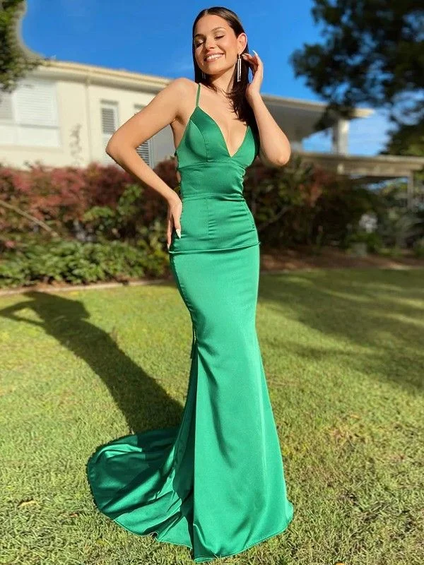 Green Sheath/Column V-Neck Prom Dresses With Criss-Cross Straps cc665