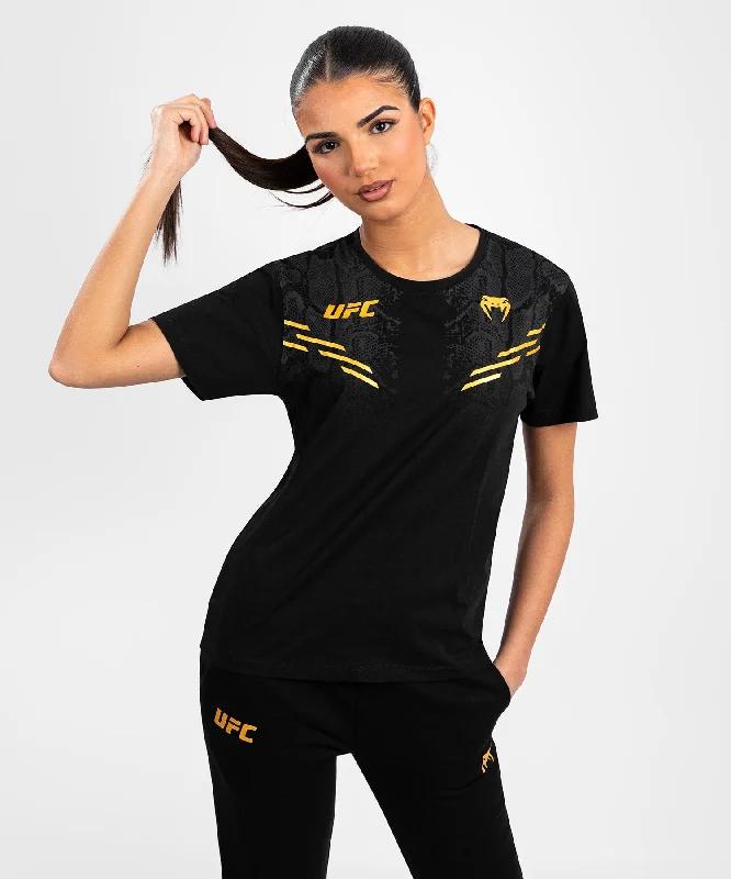 T-shirt à manches courtes pour Femmes UFC Adrenaline by Venum Replica - Champion Fashionable Trendy Casual T-shirt à manches courtes pour Femmes UFC Adrenaline by Venum Replica - Champion Fashionable Trendy Casual