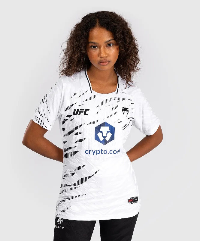 T-shirt Dry-Tech pour Femmes UFC Fusion by Venum Authentic Fight Night - Blanc Basic T-Shirt Crew Neck Short Sleeve T-shirt Dry-Tech pour Femmes UFC Fusion by Venum Authentic Fight Night - Blanc Basic T-Shirt Crew Neck Short Sleeve