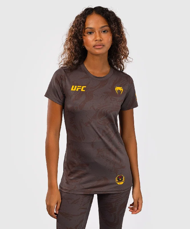 T-shirt Dry-Tech pour Femmes UFC Fusion by Venum Fight Week - Marron Terrestre Elegant Classic Vintage T-shirt Dry-Tech pour Femmes UFC Fusion by Venum Fight Week - Marron Terrestre Elegant Classic Vintage