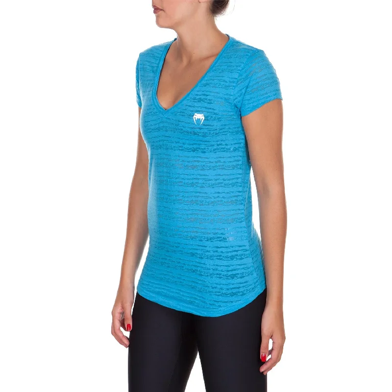 T-shirt Femme Col V Venum Essential - Bleu Chenille Fabric Brocade Fabric Lace Fabric T-shirt Femme Col V Venum Essential - Bleu Chenille Fabric Brocade Fabric Lace Fabric