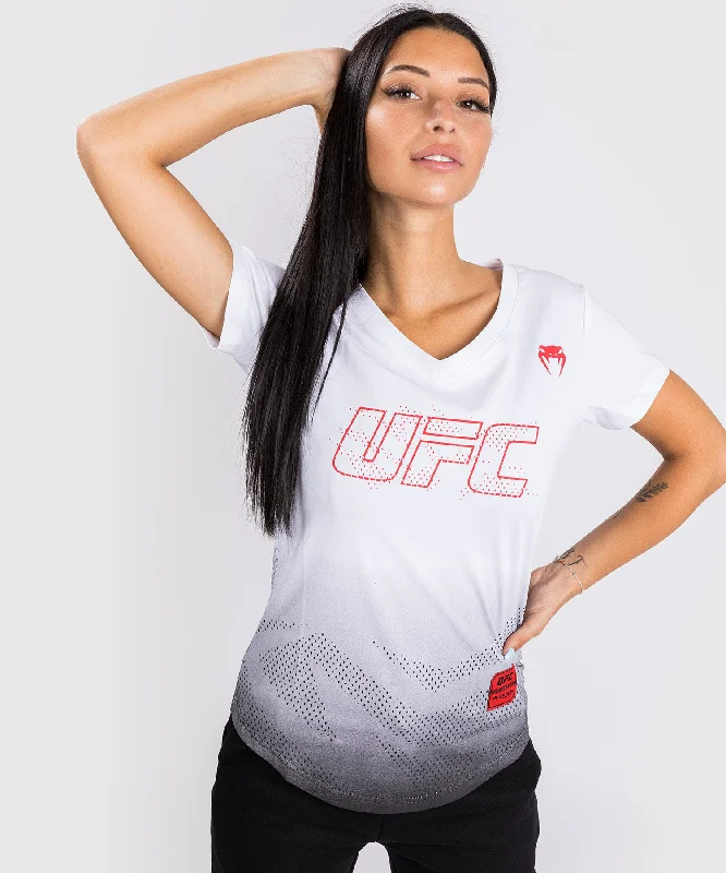 T-shirt Manches Courtes Femme UFC Venum Authentic Fight Week - Blanc Lace Blend Ribbed Blend Corduroy Blend T-shirt Manches Courtes Femme UFC Venum Authentic Fight Week - Blanc Lace Blend Ribbed Blend Corduroy Blend