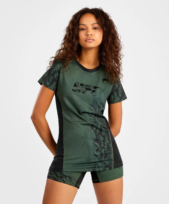 T-shirt Technique Manches Courtes Femme UFC Venum Authentic Fight Week - Kaki Basic T-Shirt Crew Neck Short Sleeve T-shirt Technique Manches Courtes Femme UFC Venum Authentic Fight Week - Kaki Basic T-Shirt Crew Neck Short Sleeve