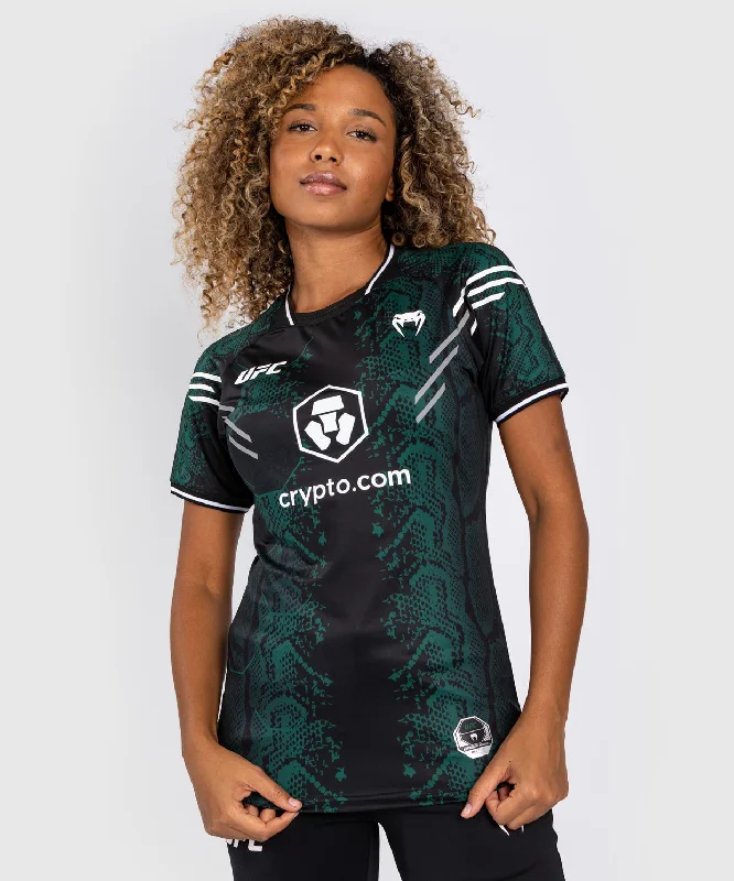 T-shirt Technique pour Femme UFC Adrenaline by Venum Authentic Fight Night - Emerald Edition - Vert/Noir Chenille Brocade Lace T-shirt Technique pour Femme UFC Adrenaline by Venum Authentic Fight Night - Emerald Edition - Vert/Noir Chenille Brocade Lace