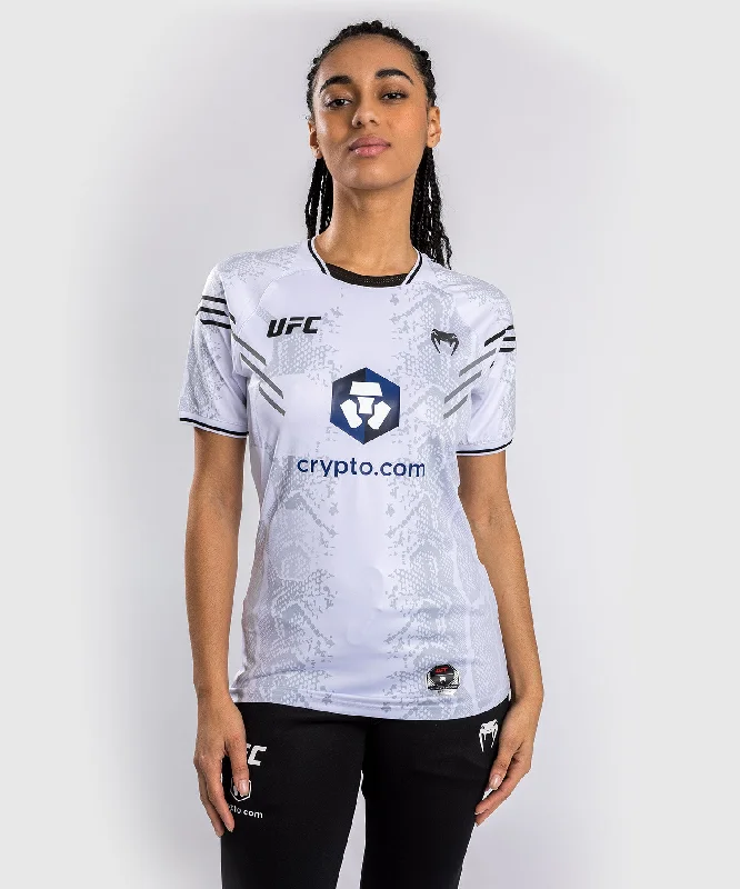 T-shirt Technique pour Femmes UFC Adrenaline by Venum Authentic Fight Night - Blanc Chenille Fabric Brocade Fabric Lace Fabric T-shirt Technique pour Femmes UFC Adrenaline by Venum Authentic Fight Night - Blanc Chenille Fabric Brocade Fabric Lace Fabric