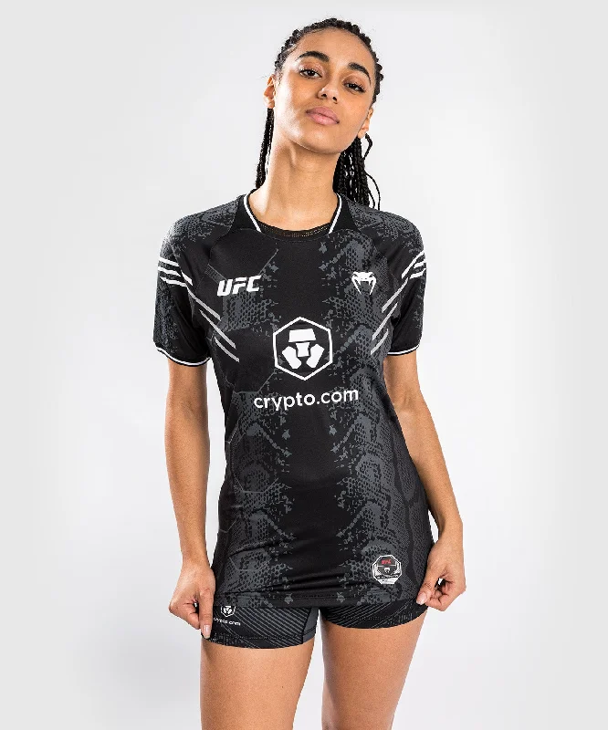 T-shirt Technique pour Femmes UFC Adrenaline by Venum Authentic Fight Night - Noir Beaded Sequined Faux Fur T-shirt Technique pour Femmes UFC Adrenaline by Venum Authentic Fight Night - Noir Beaded Sequined Faux Fur