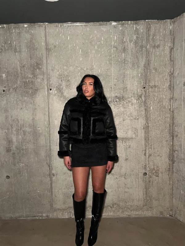 Black Fur-Trim Cropped-Jacket Welt Pockets Slit Pockets Flap Pockets