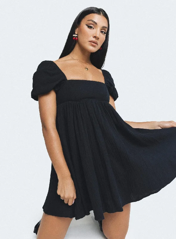 Lorna Short Sleeve Mini Dress Black Fashionable Off-Shoulder Mini Dress