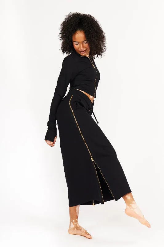 Trackie Midi Skirt Regular in Black midi skirt versatile